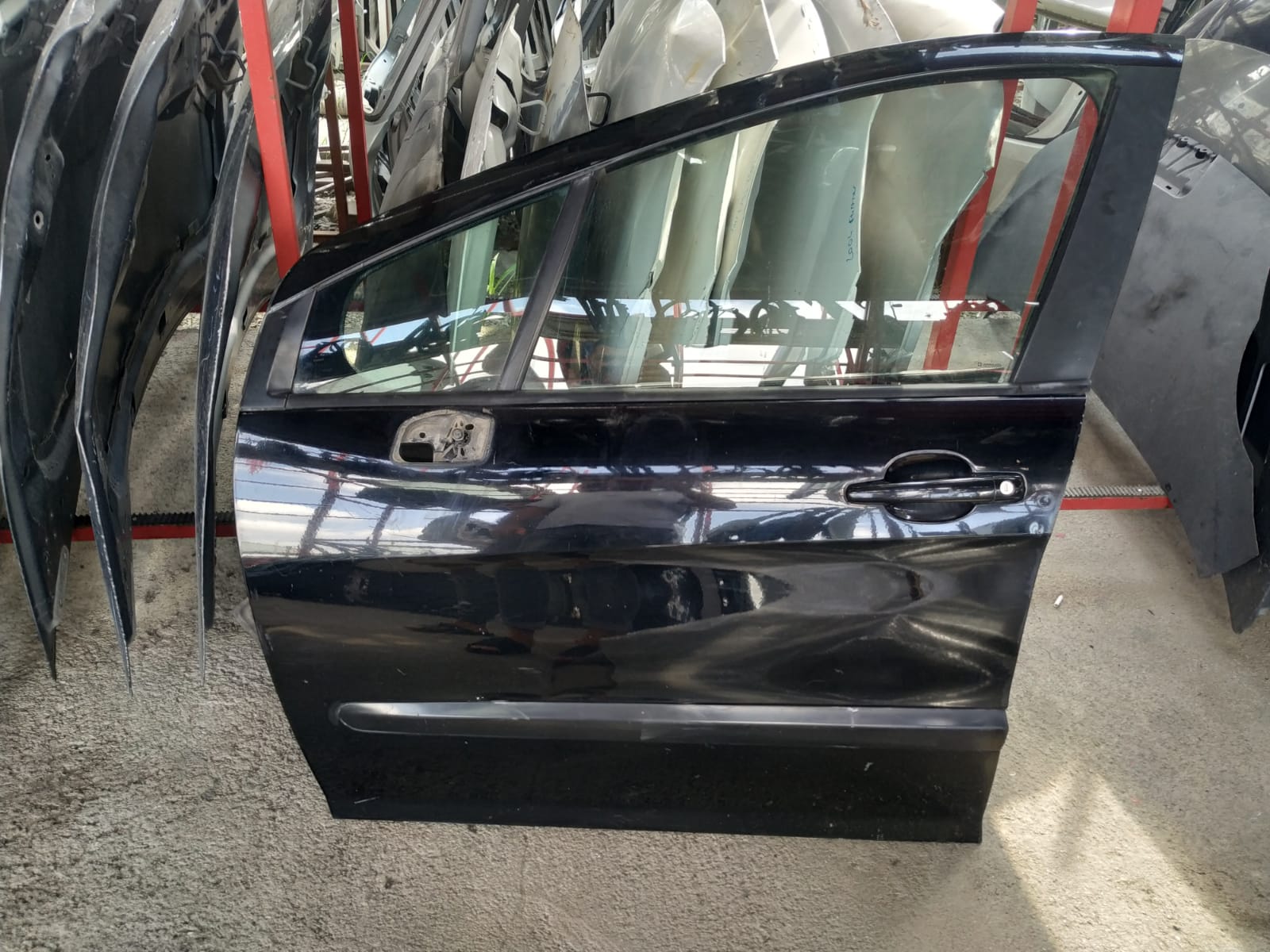 Peugeot 308 sol ön kapı